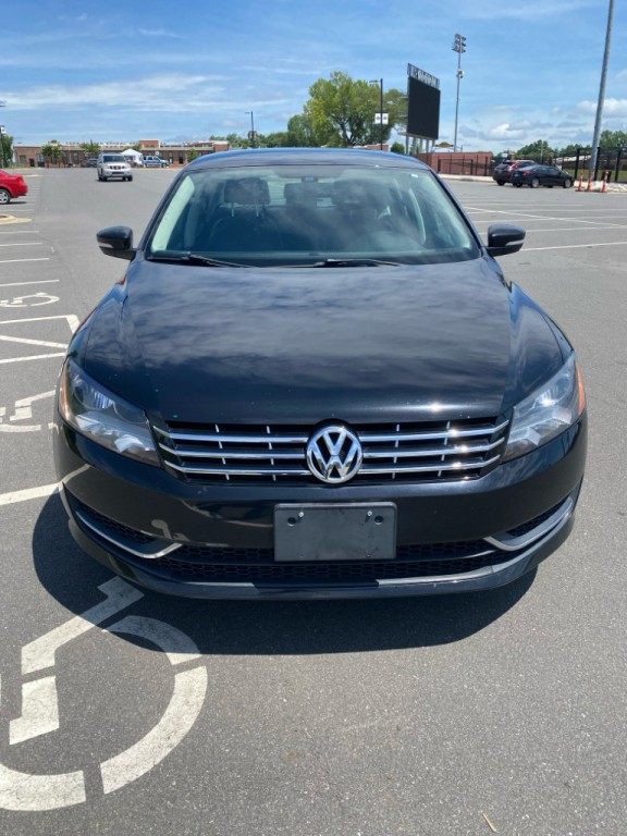 2013 Volkswagen Passat Image 2
