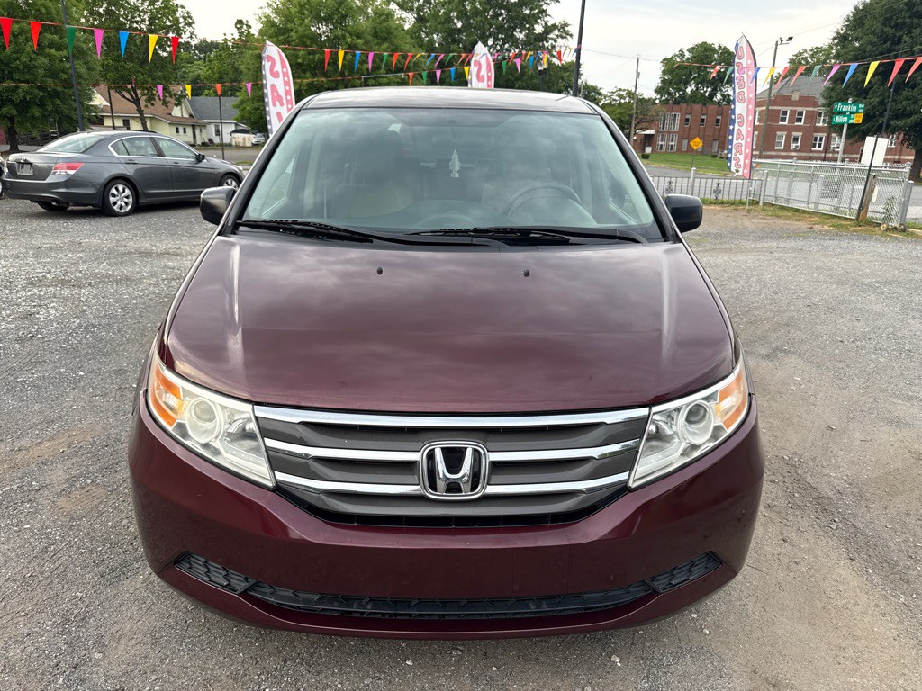 2011 Honda Odyssey Image 2