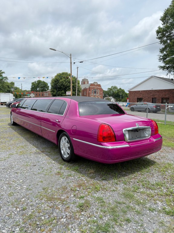 2011 Lincoln Town Car Image 5
