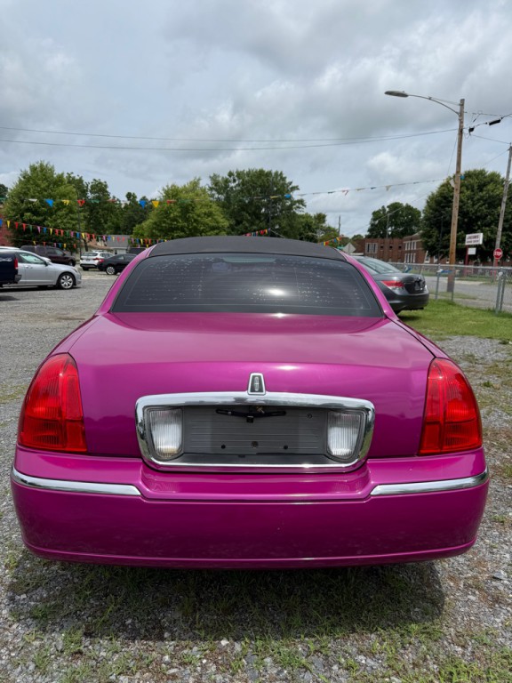 2011 Lincoln Town Car Image 6