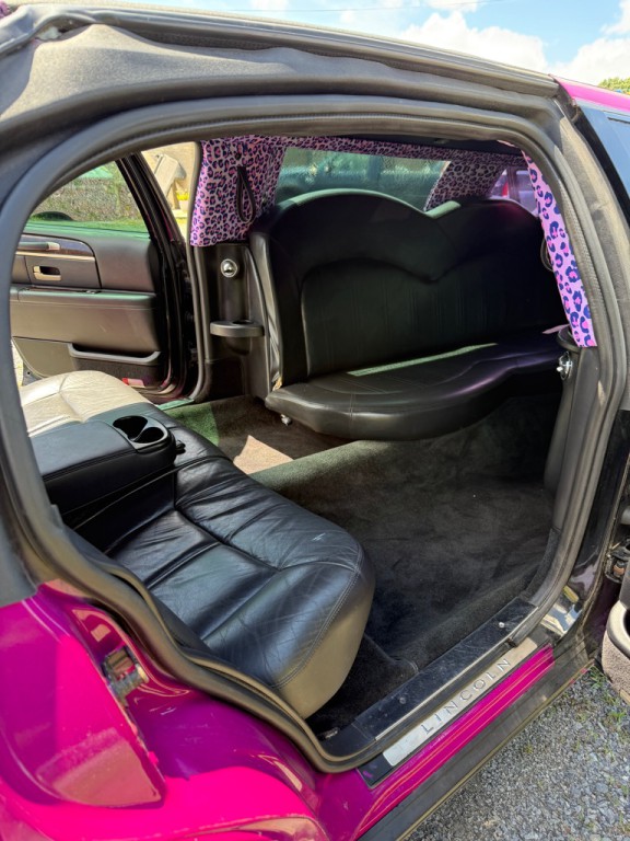 2011 Lincoln Town Car Image 13