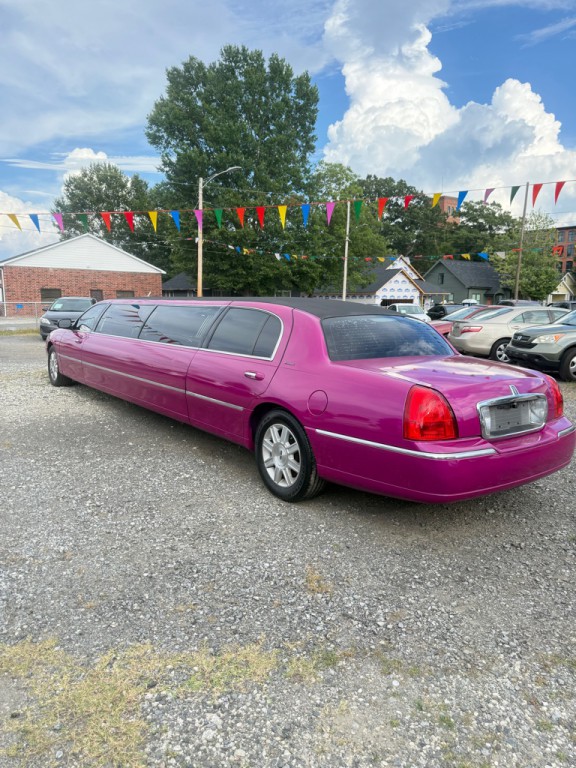 2011 Lincoln Town Car Image 19
