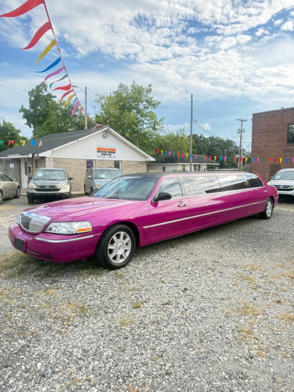 2011 Lincoln Town Car Image 21