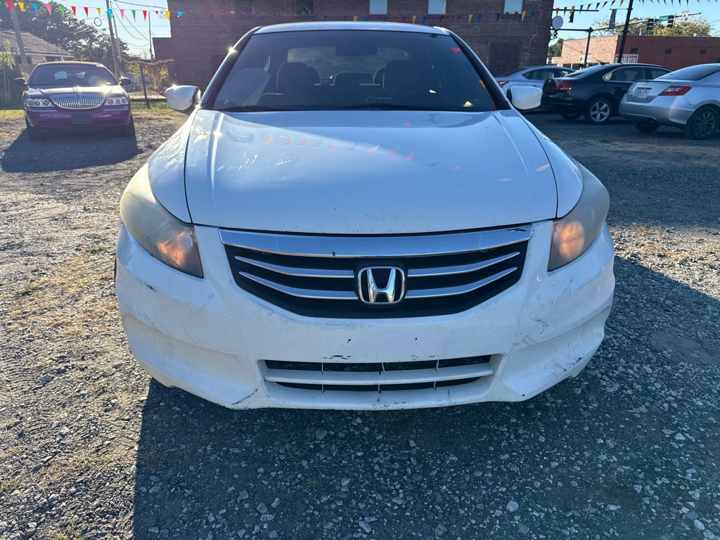 2011 Honda Accord Image 2
