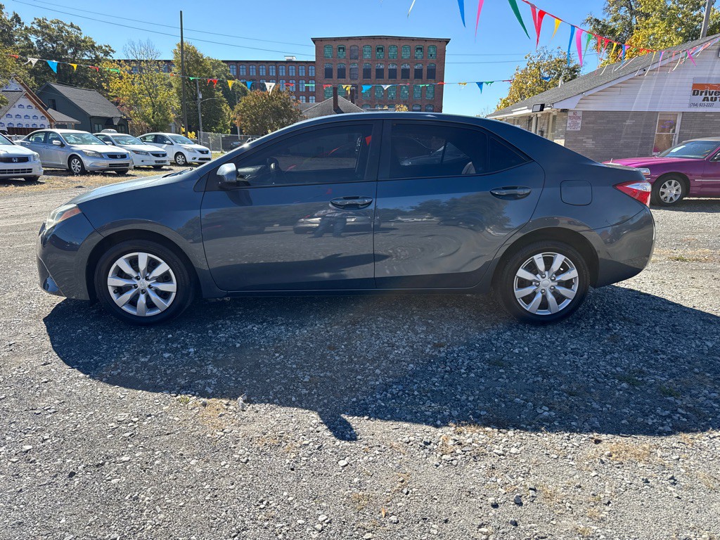 2015 Toyota Corolla Image 4