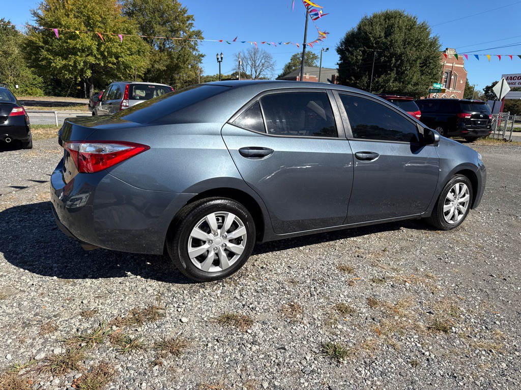 2015 Toyota Corolla Image 11