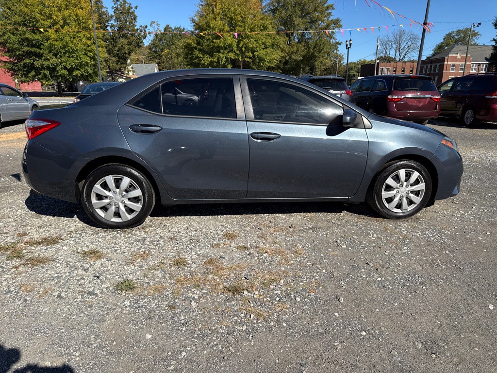 2015 Toyota Corolla Image 12