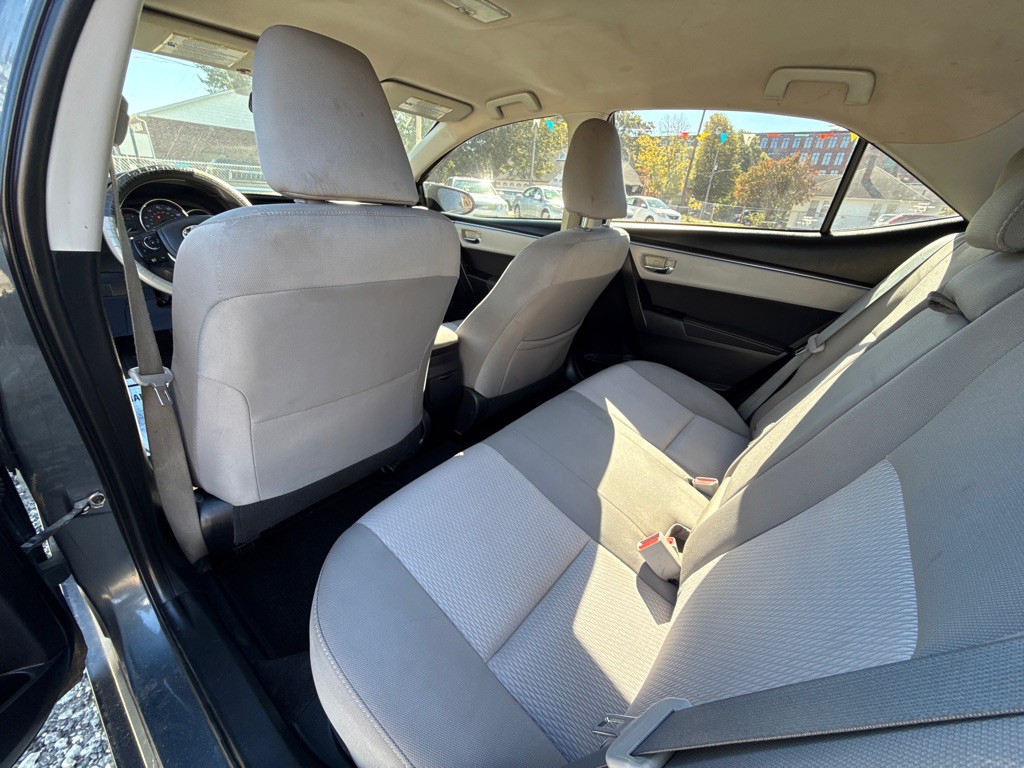 2015 Toyota Corolla Image 18