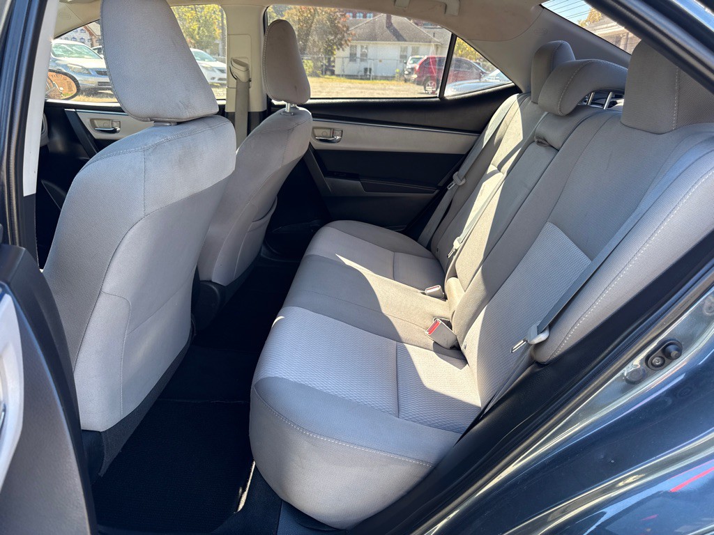 2015 Toyota Corolla Image 19