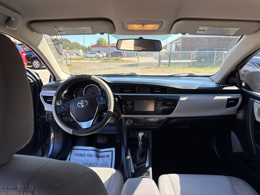 2015 Toyota Corolla Image 22