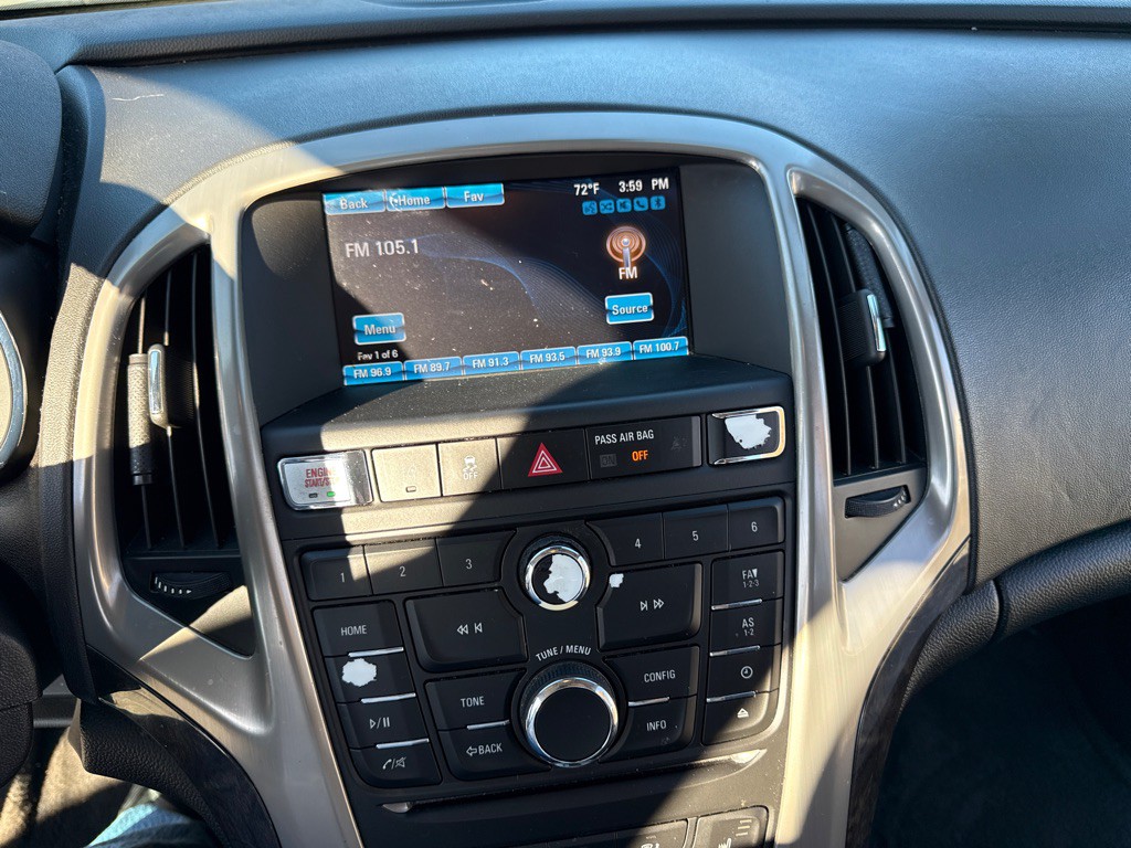 2015 Buick Verano Image 24