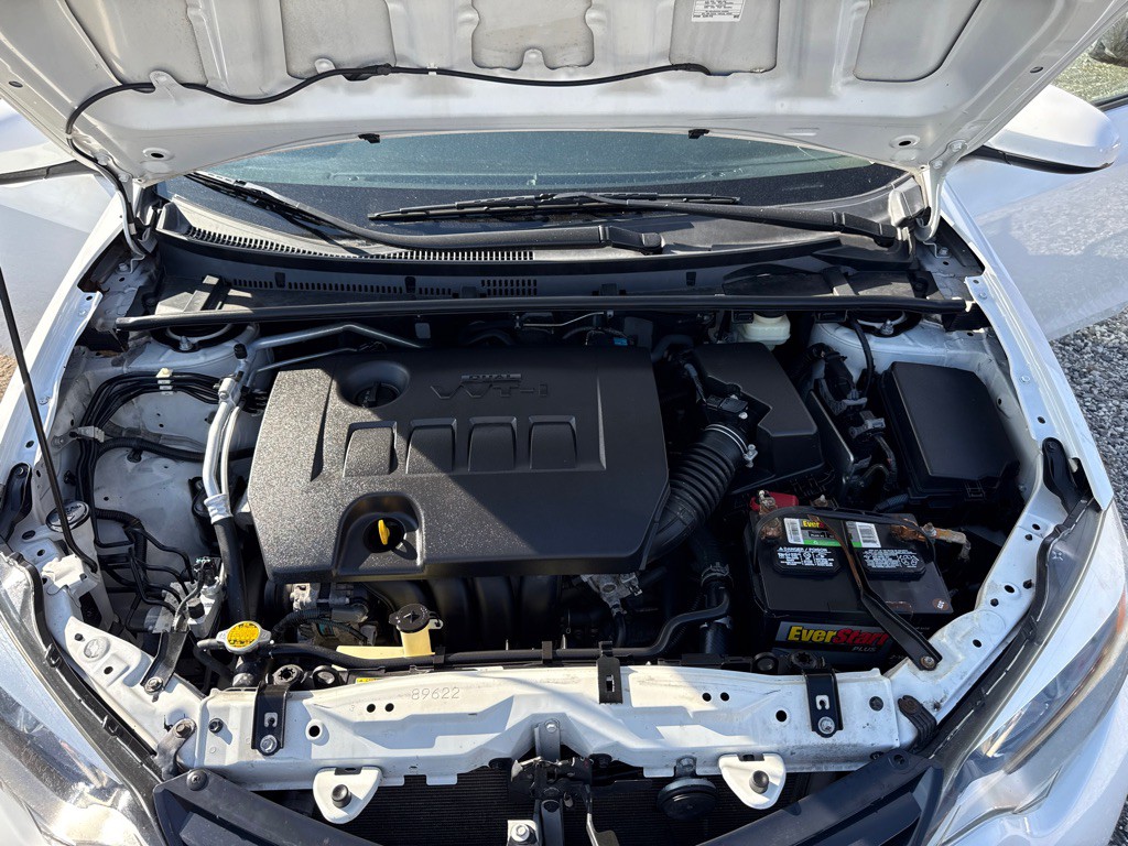 2016 Toyota Corolla Image 17