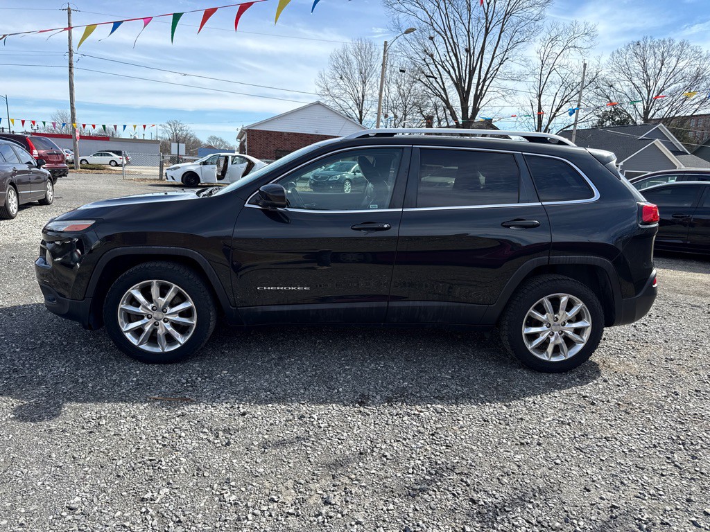 2016 Jeep Cherokee Image 12