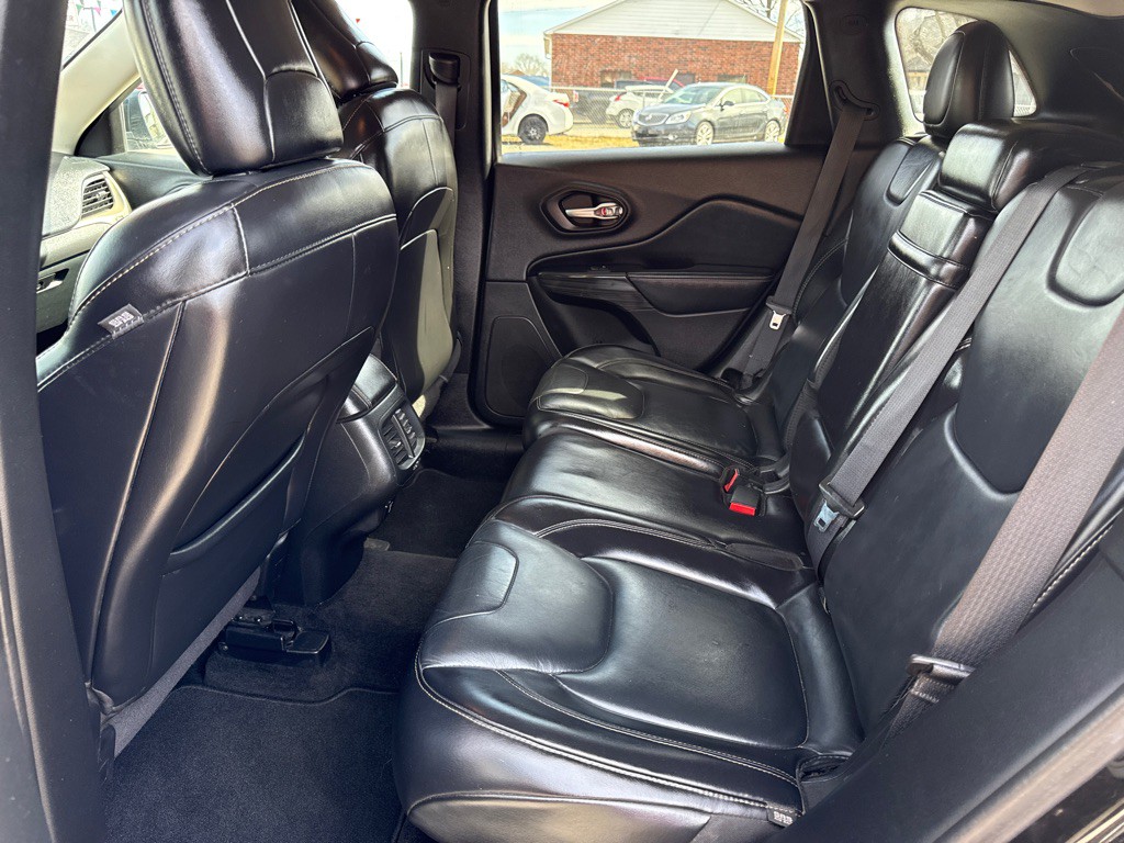 2016 Jeep Cherokee Image 13