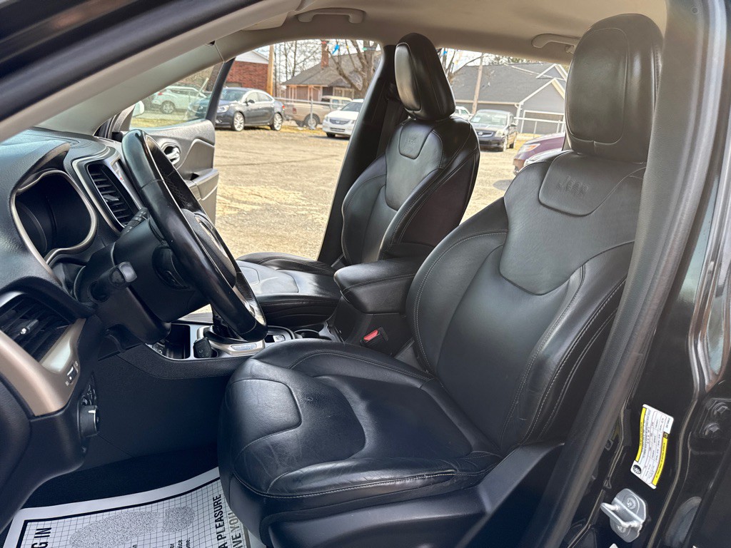 2016 Jeep Cherokee Image 18