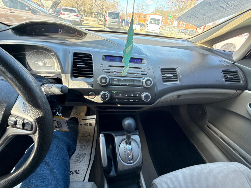 2011 Honda Civic Image 17