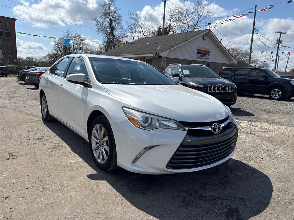 2015 Toyota Camry Image 3