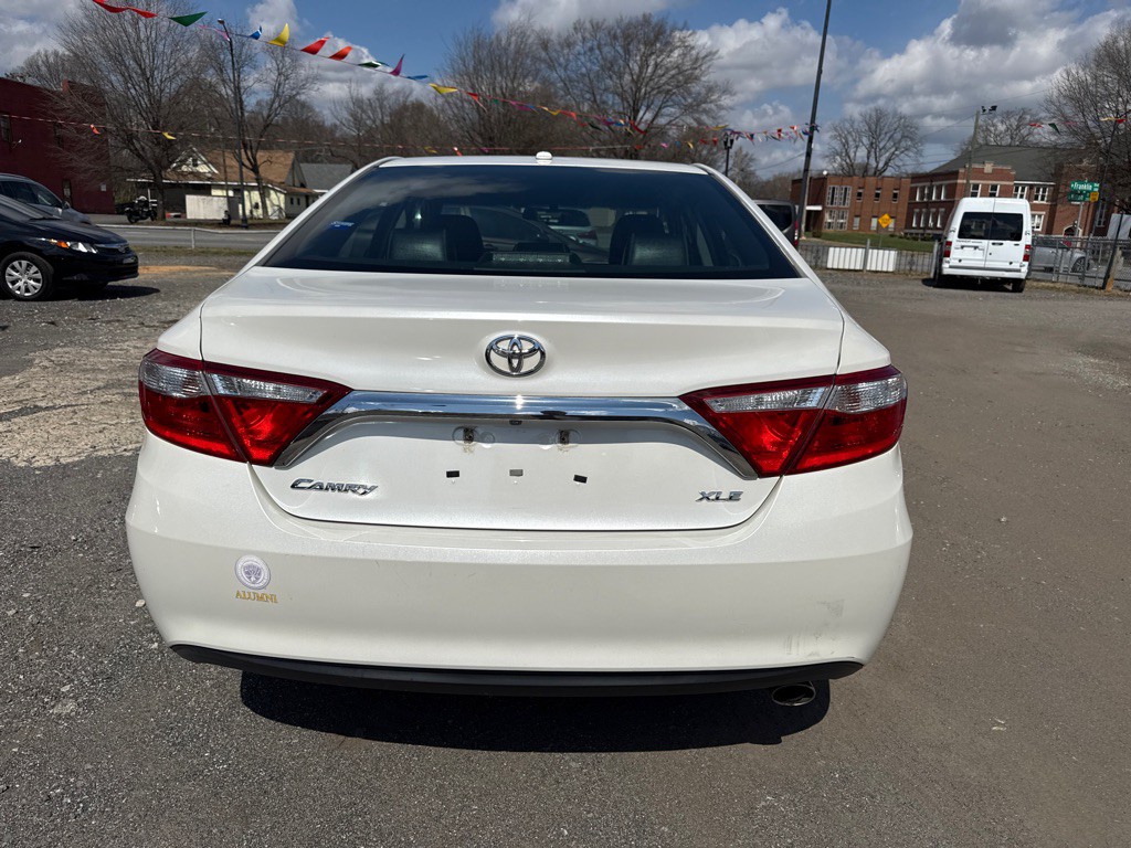 2015 Toyota Camry Image 7