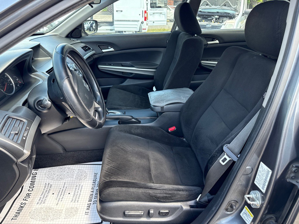 2010 Honda Accord Image 11