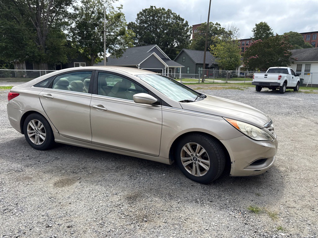 2012 Hyundai Sonata Image 3