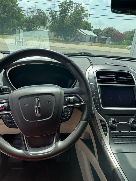2019 Lincoln Nautilus Image 10