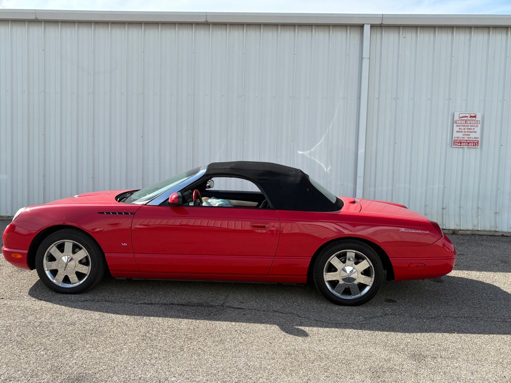 2003 Ford Thunderbird Image 7