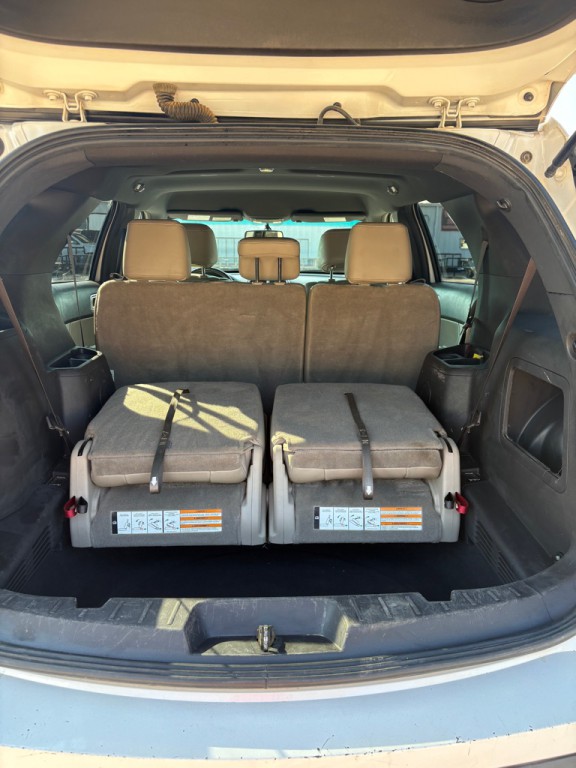 2015 Ford Explorer Image 9