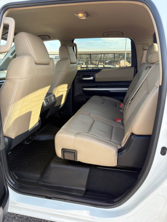 2016 Toyota Tundra Image 9
