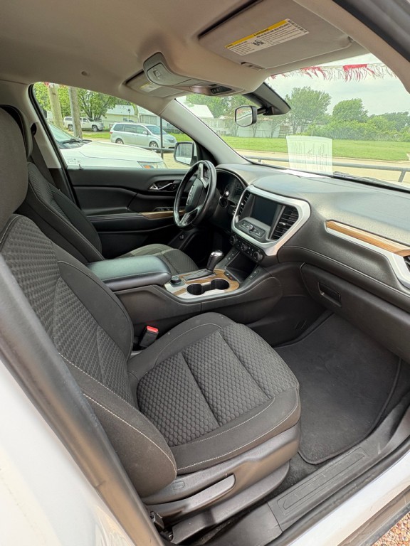 2018 GMC Acadia Image 8