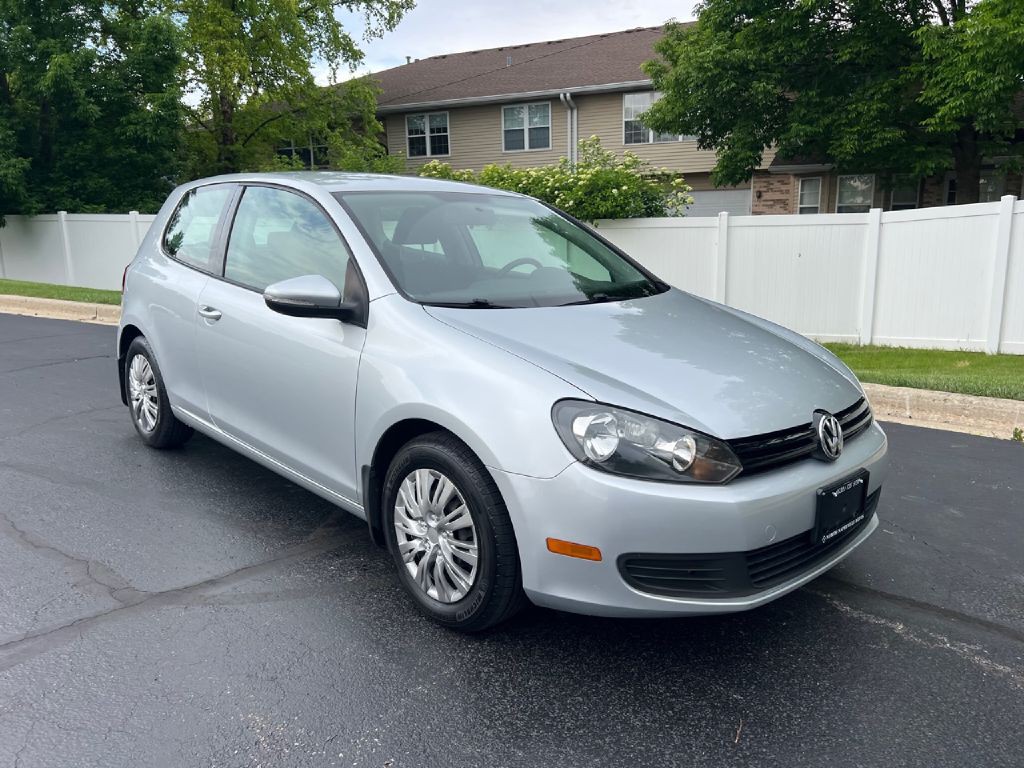2013 Volkswagen Golf Image 2