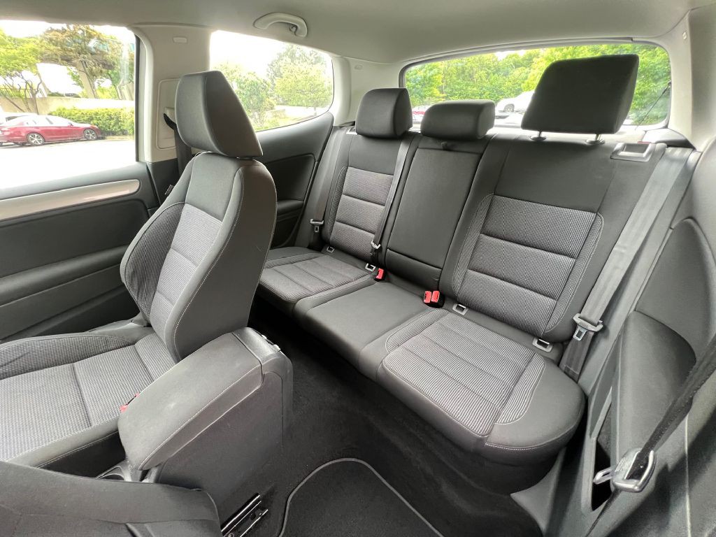 2013 Volkswagen Golf Image 21
