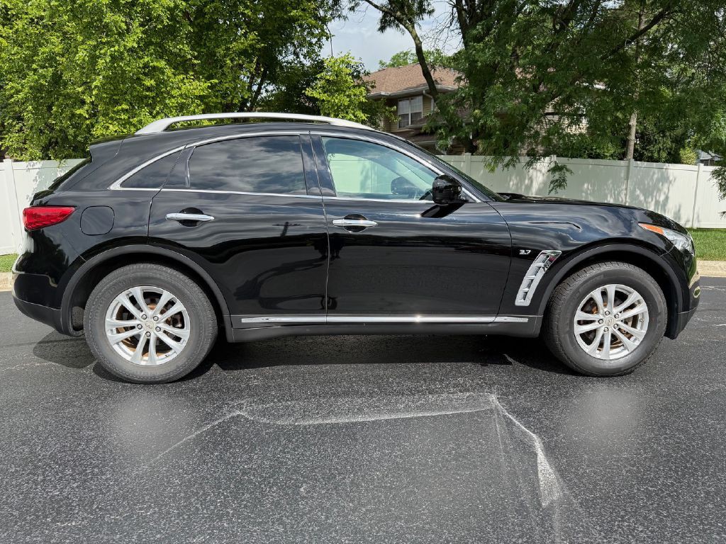 2015 INFINITI QX70 Image 5