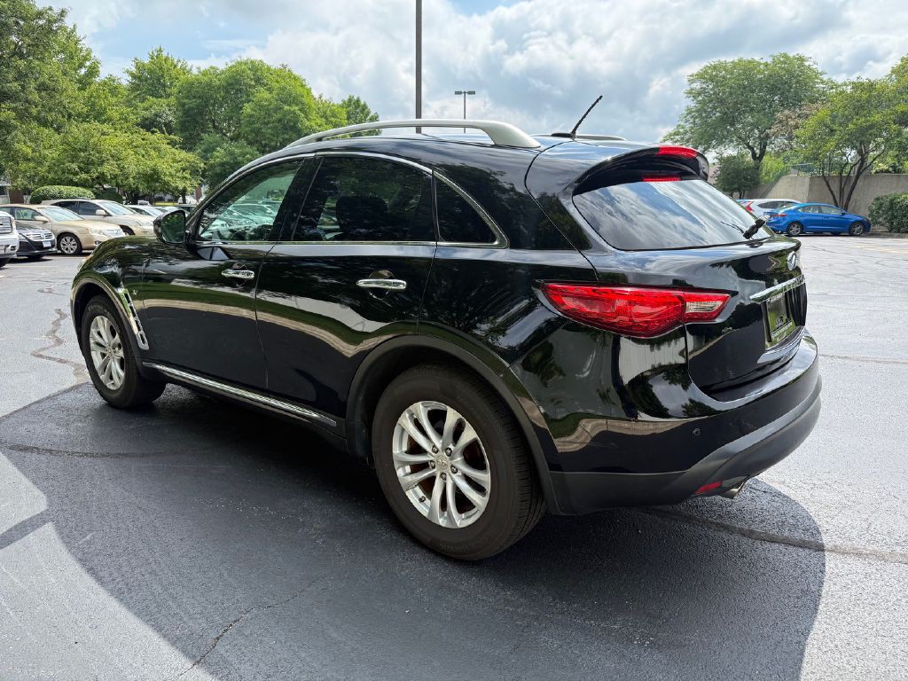 2015 INFINITI QX70 Image 8