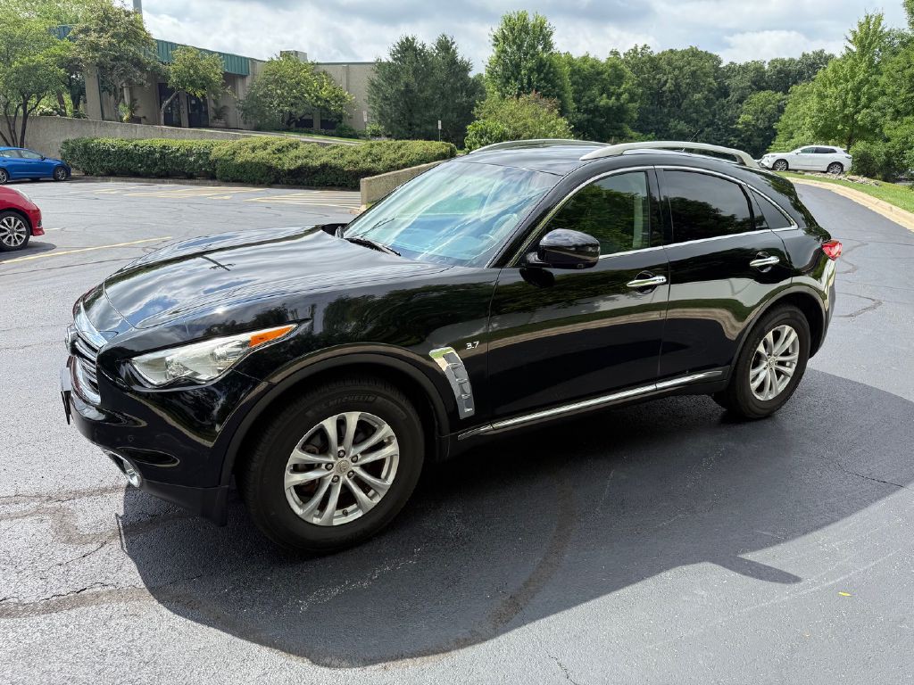 2015 INFINITI QX70 Image 10