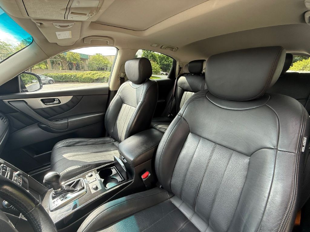 2015 INFINITI QX70 Image 13