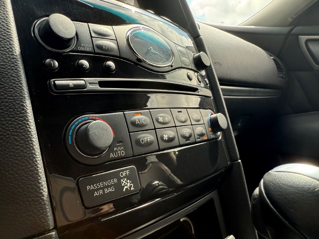 2015 INFINITI QX70 Image 20