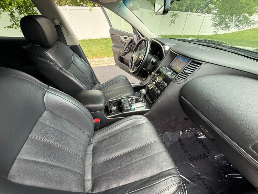 2015 INFINITI QX70 Image 22