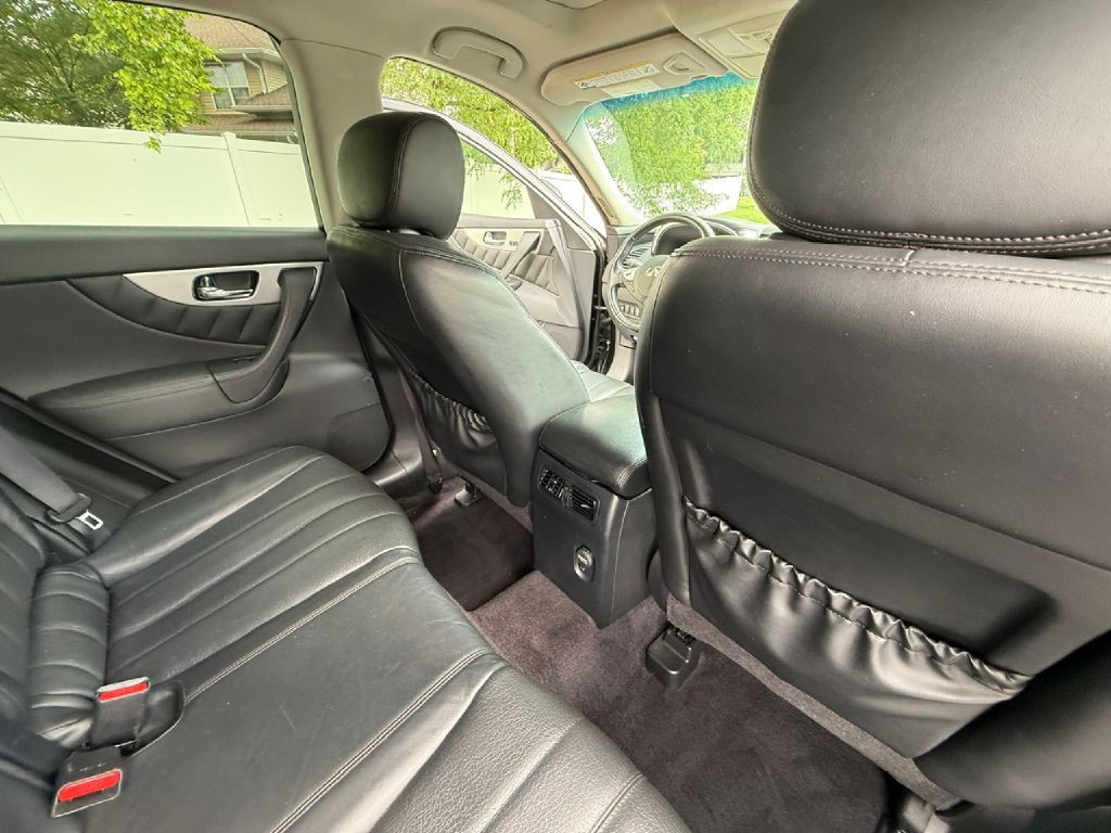 2015 INFINITI QX70 Image 23