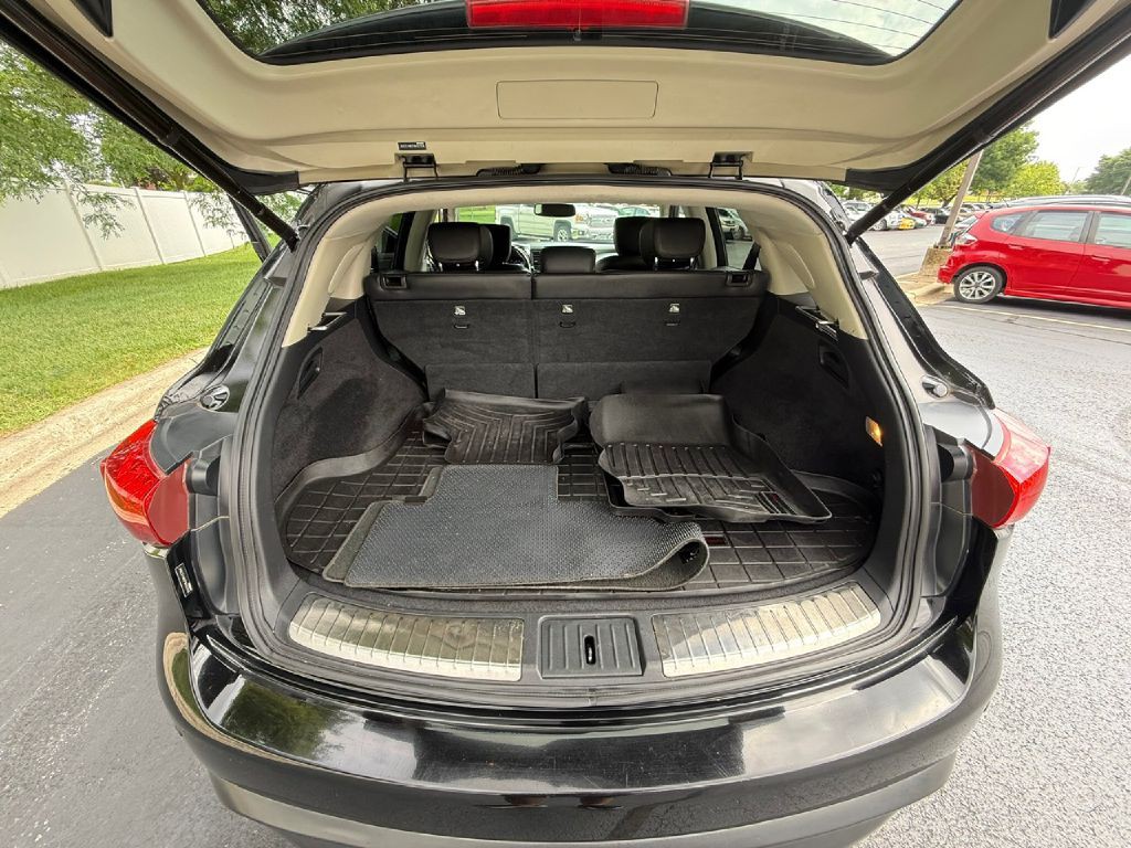 2015 INFINITI QX70 Image 27