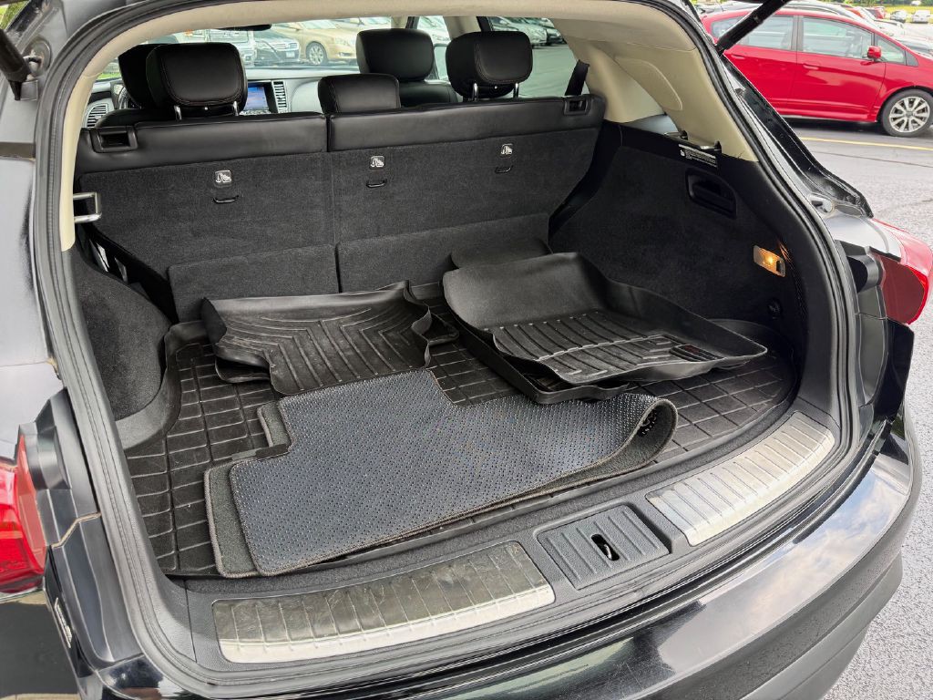 2015 INFINITI QX70 Image 28