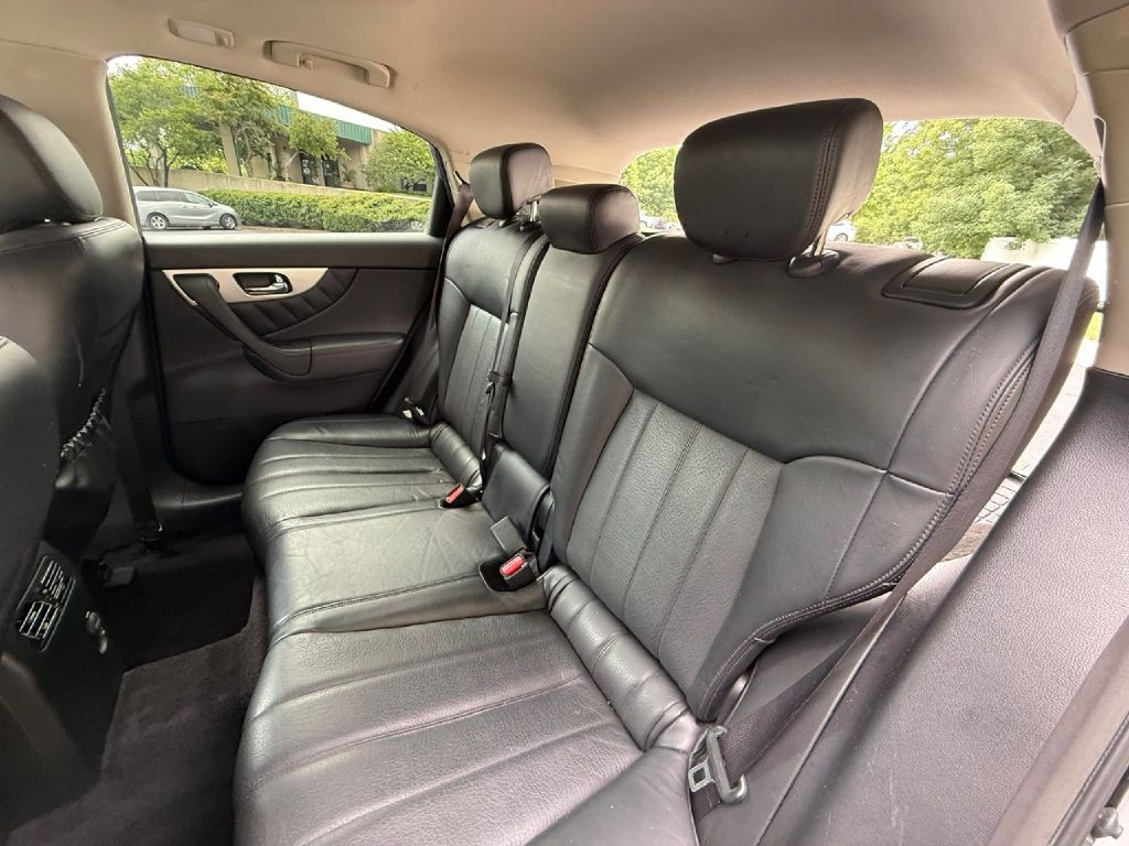 2015 INFINITI QX70 Image 29