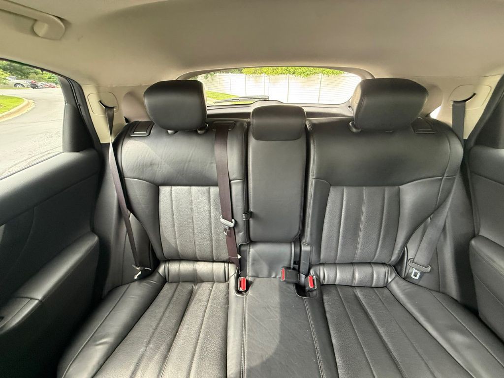 2015 INFINITI QX70 Image 33