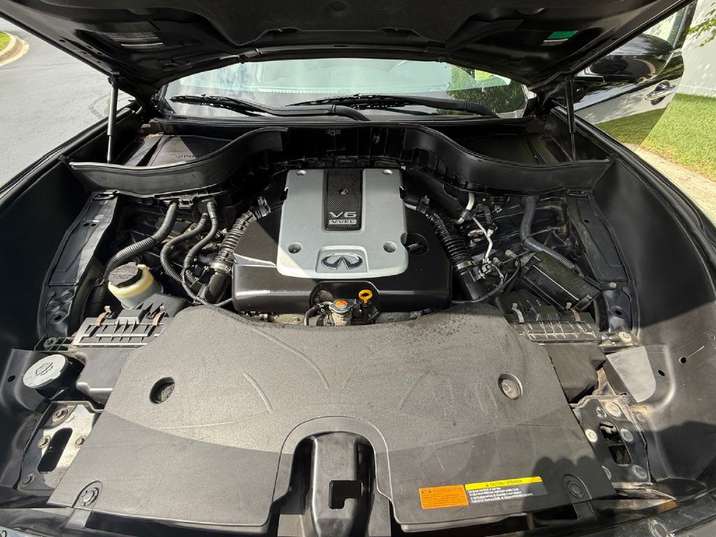 2015 INFINITI QX70 Image 40