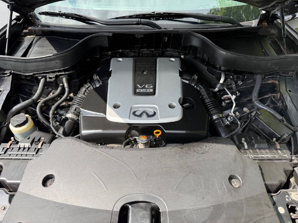 2015 INFINITI QX70 Image 41