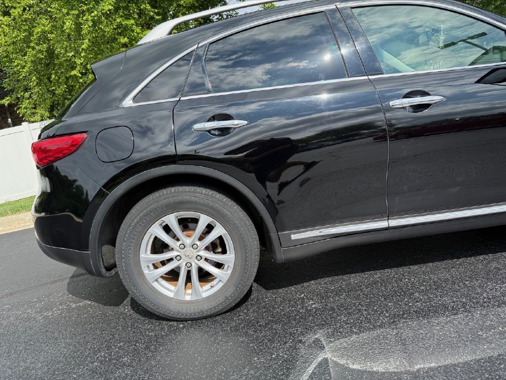 2015 INFINITI QX70 Image 45