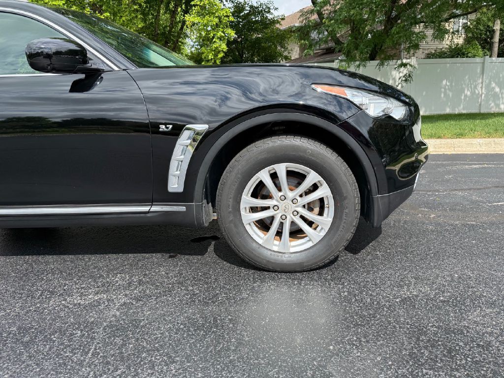 2015 INFINITI QX70 Image 46