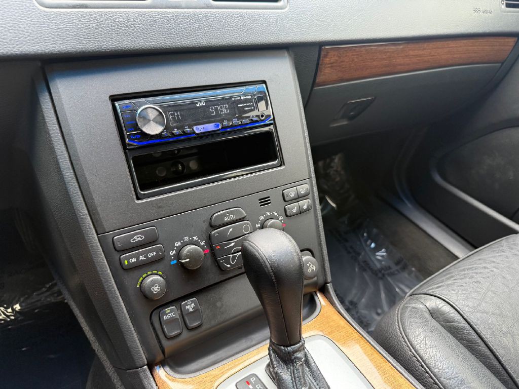 2005 Volvo XC90 Image 14