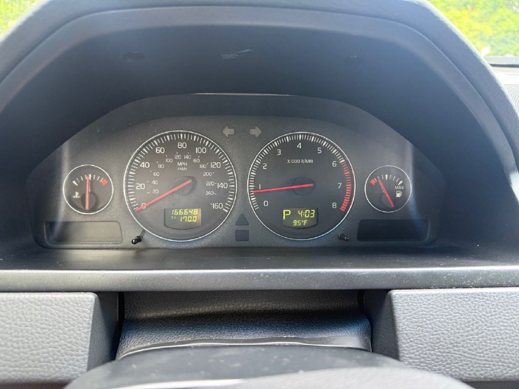 2005 Volvo XC90 Image 15