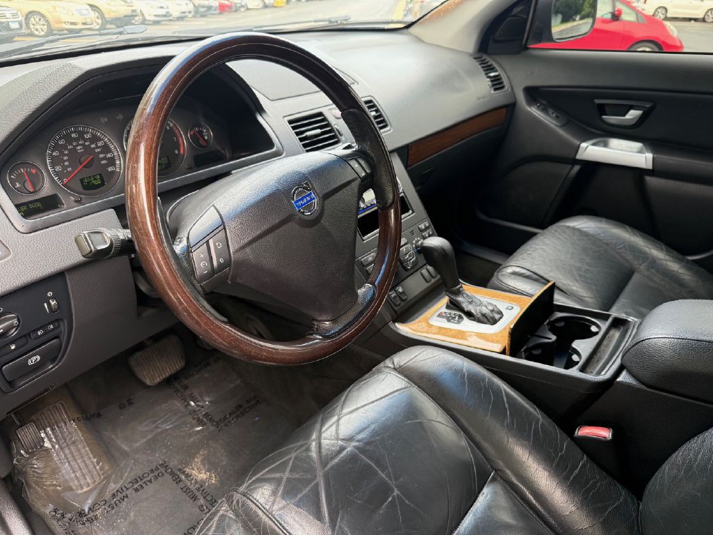 2005 Volvo XC90 Image 16