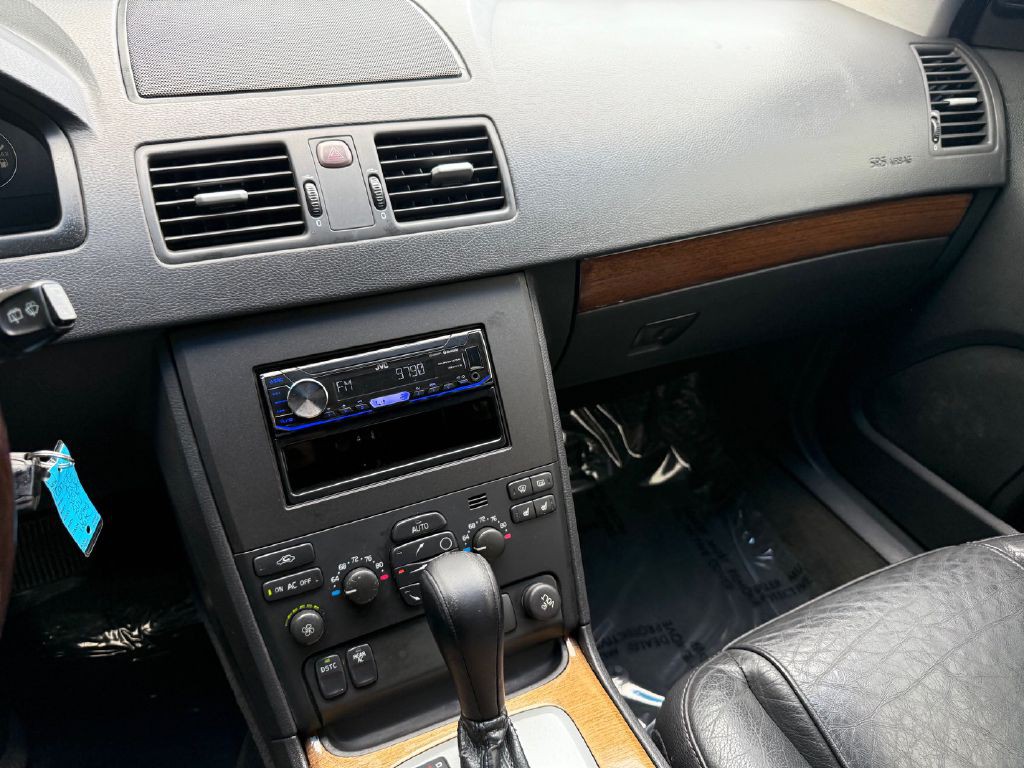 2005 Volvo XC90 Image 23
